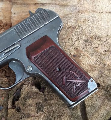 wood grips for Tokarev TT 33 flat Walnut HS Checkered Red2